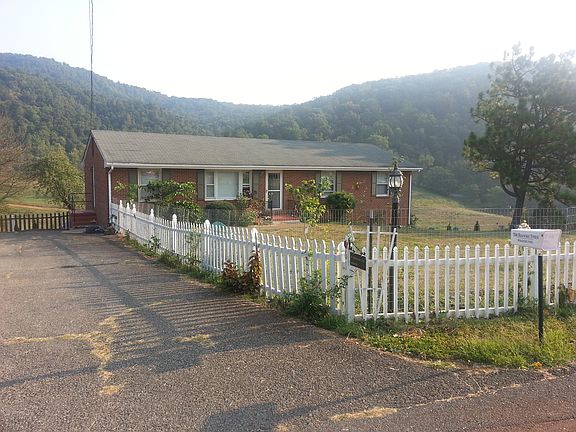 4th image of 61 Winding Way Cir