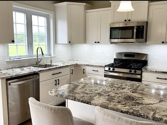 3rd image of 3948 Parestis Rd