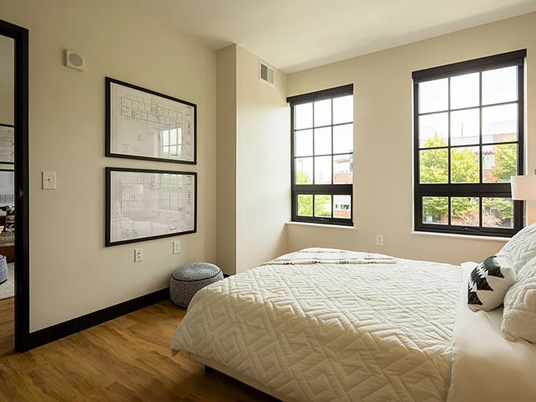 Battery Park Lofts — Photo 17