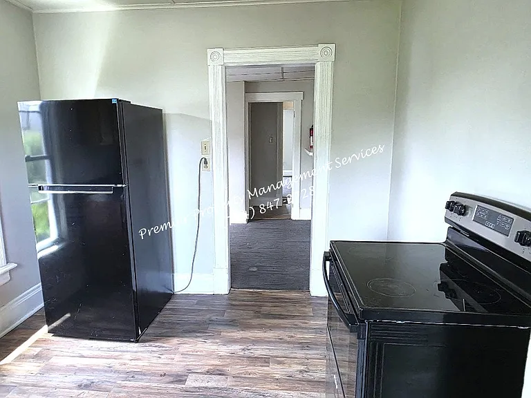 219 13th St #2 — Photo 10