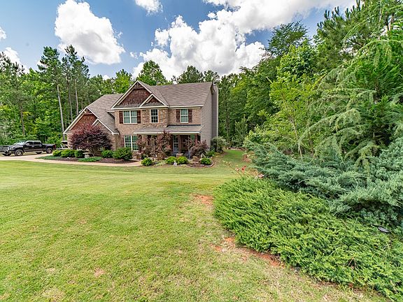 2nd image of 82 Pin Oak Way