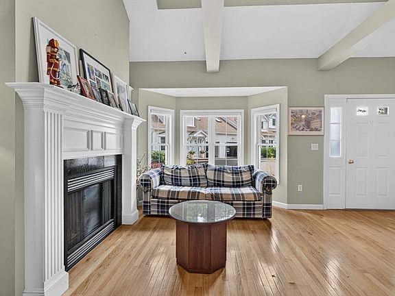3rd image of 1 Tanglewood Park Dr #1
