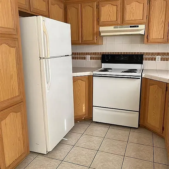 2 bed, 1100 sqft, $850 — Photo 4