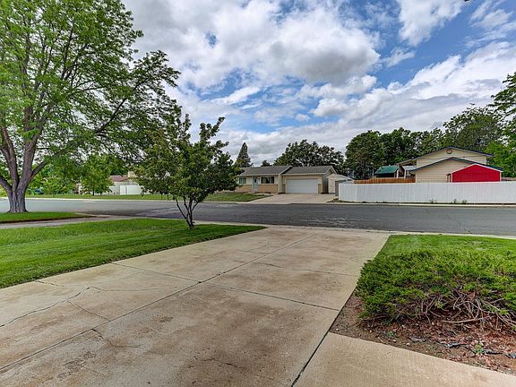 4th image of 2102 S Custer Ave