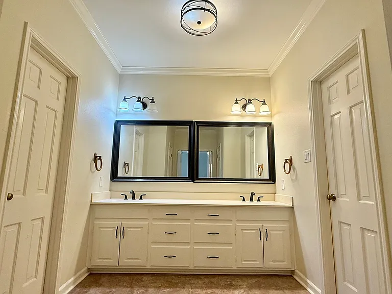 621 W Woodruff Dr — Photo 14
