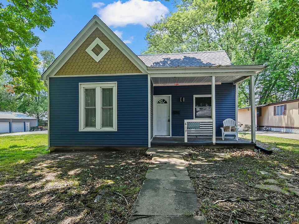 1st image of 819 N 10th St