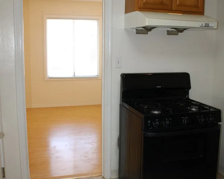 17 Lorraine Ave — Photo 6
