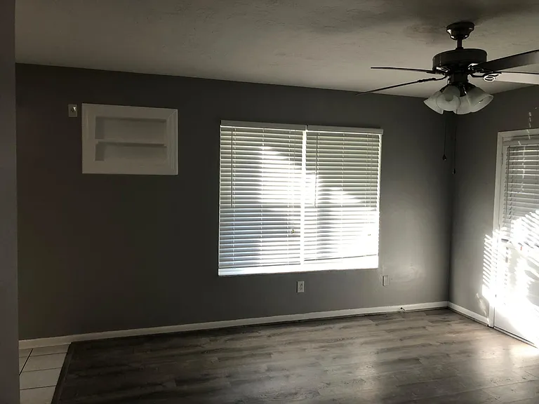 7047 Merrick Ln — Photo 14