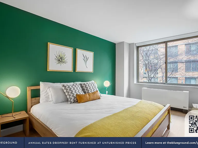 130 W 15th St #4C — Photo 8