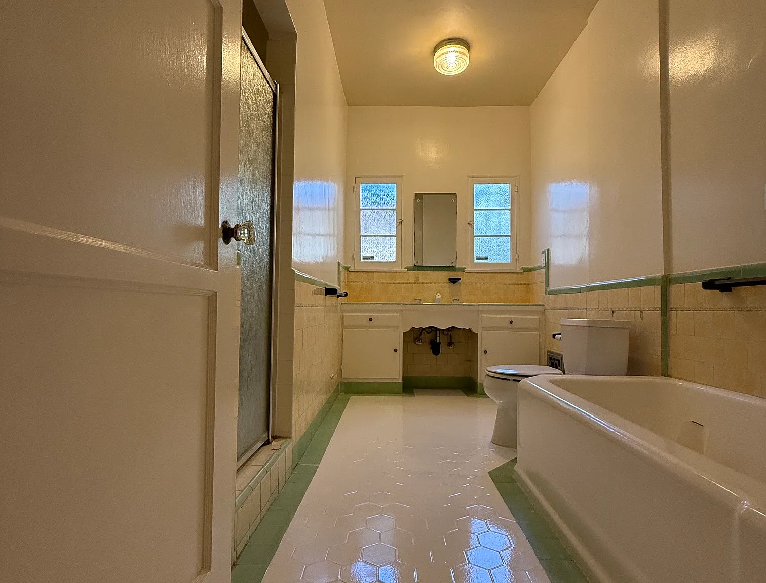 2 bed, $3,900 — Photo 3