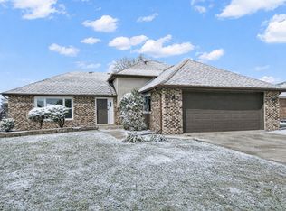 19520 Lake Lynwood Dr, Lynwood, IL 60411