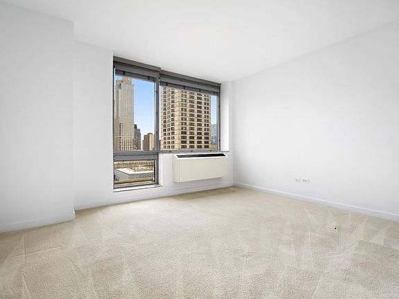 5th image of 1965 Broadway APT 15K