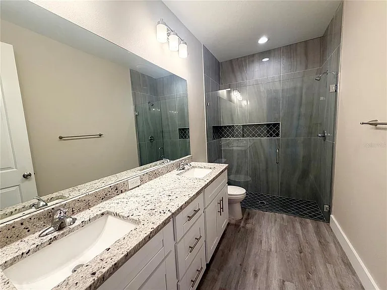 2125 W Saint Joseph St — Photo 12