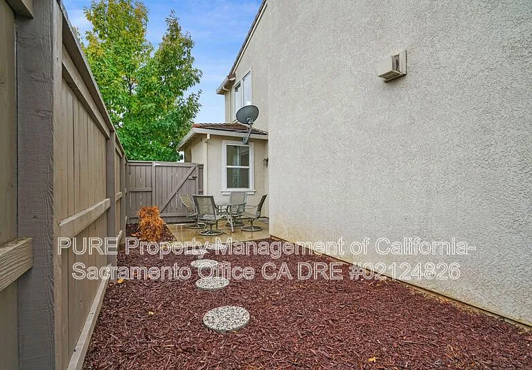 11091 International Dr — Photo 32