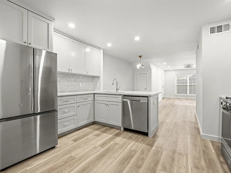 3438 McFarlin Blvd #103 — Photo 8