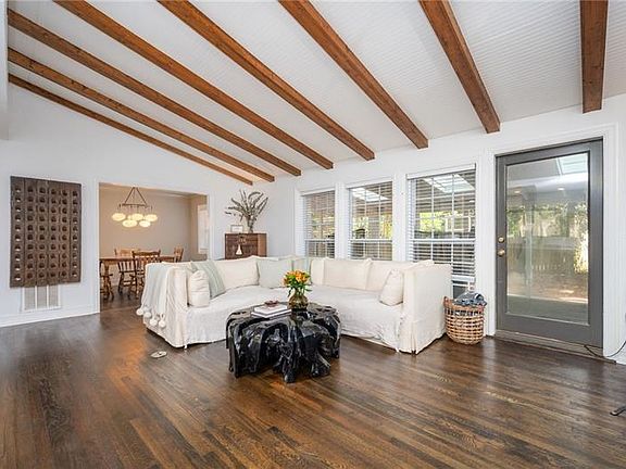 5th image of 2251 Abby Ln NE