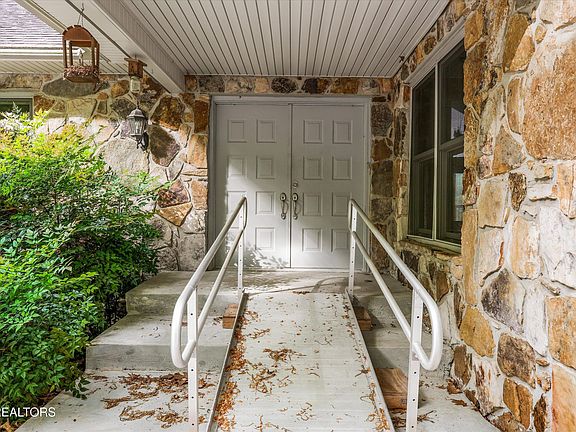 2nd image of 11417 Berry Hill Dr