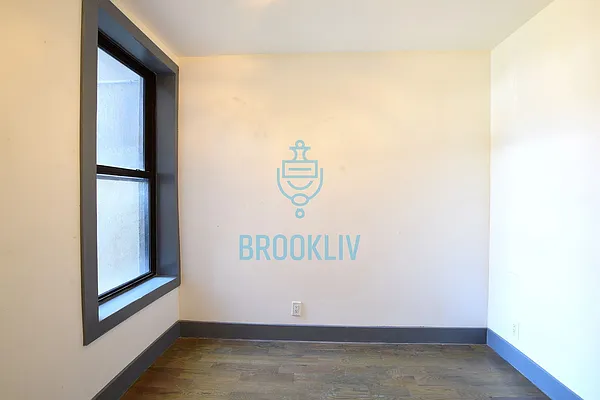 Rented by null | media 32