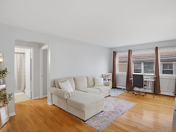 2nd image of 3057 N Narragansett Ave APT 9