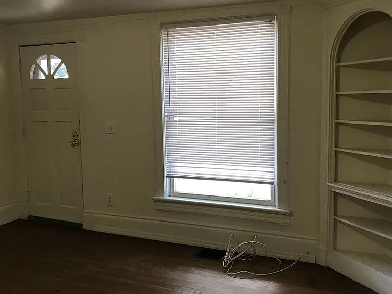 518 Washtenaw Ave — Photo 24