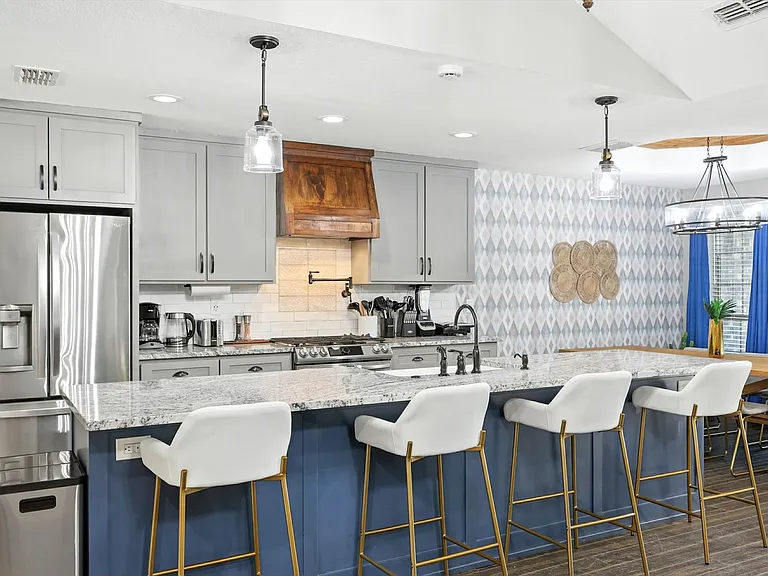 749 Western Trl — Photo 10