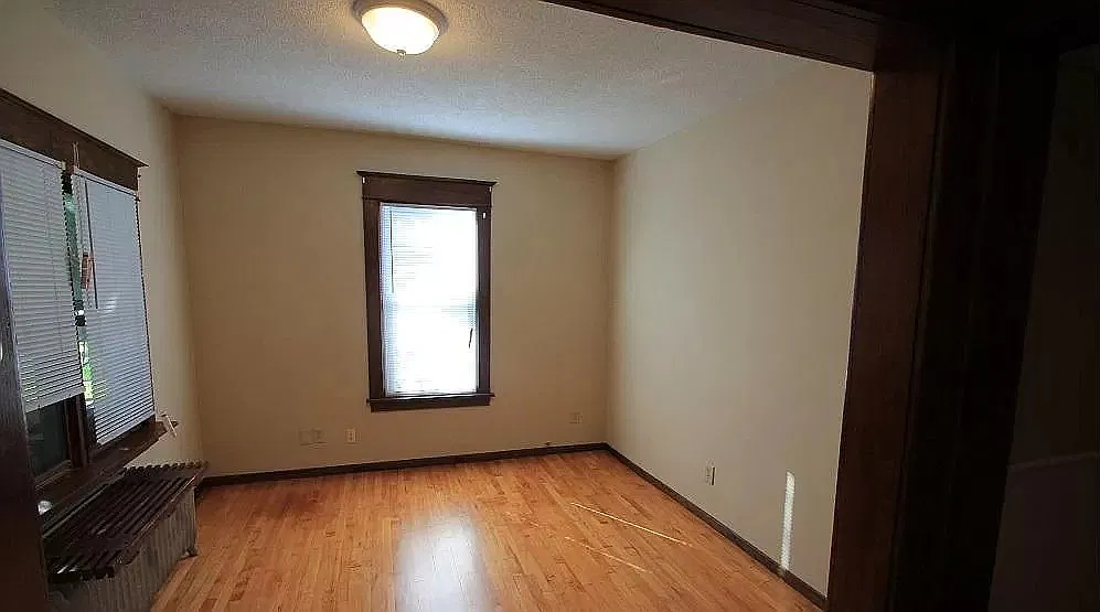 5 bed, 1021 sqft, $2,800 — Photo 3