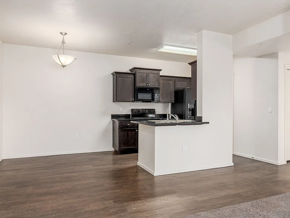 Legacy at 50th St Apartments