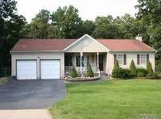 1 Peter St, Coram, NY 11727