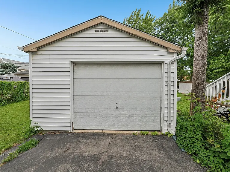 1425 Kenmore Ave — Photo 12