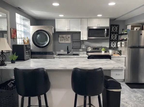 5712 Jackson St #1R, Merrillville, IN 46410