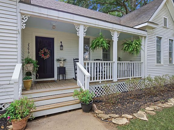 3rd image of 25619 Kickapoo Rd