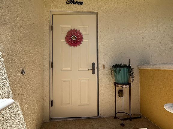 2nd image of 1031 S 1st St #3
