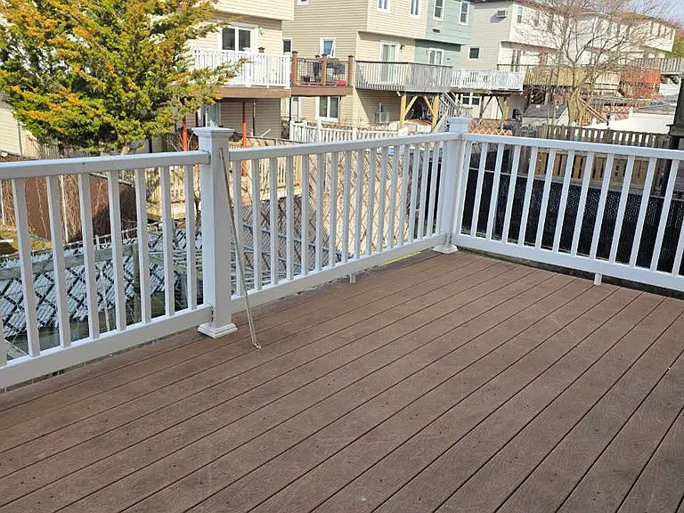 Travis Ave — Photo 3