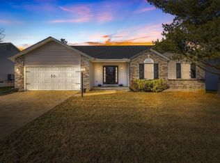 1021 Reddington Timbers Dr, Saint Charles, MO