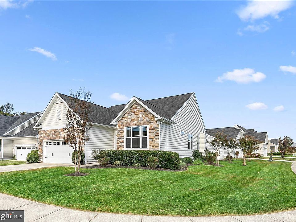 1st image of 32351 Preserve Dr #327