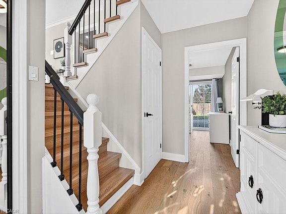 5th image of 1525 Holburne Rd