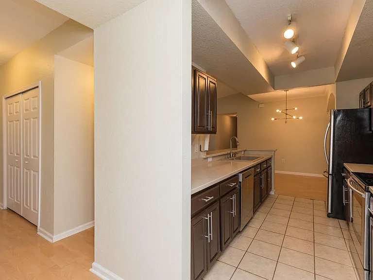 10075 Gate Pkwy N #405 — Photo 11