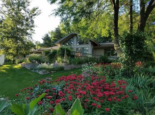 W1960 Camelot Trce, Green Lake, WI 54941