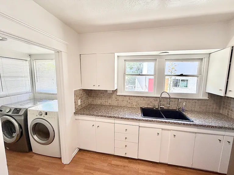 433 Palm Dr — Photo 11