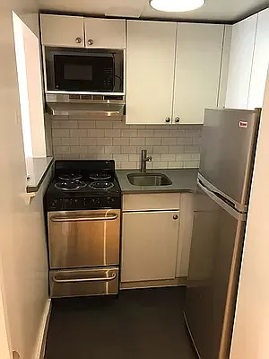 Rented by Mallory Management Corp | media 6