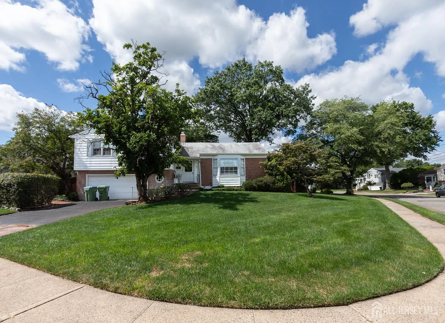 3 bed, 1931 sqft, $4,200 — Photo 1