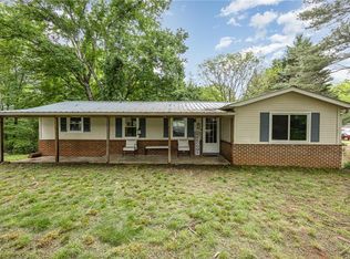 1507 Green Meadow Dr, Yadkinville, NC 27055