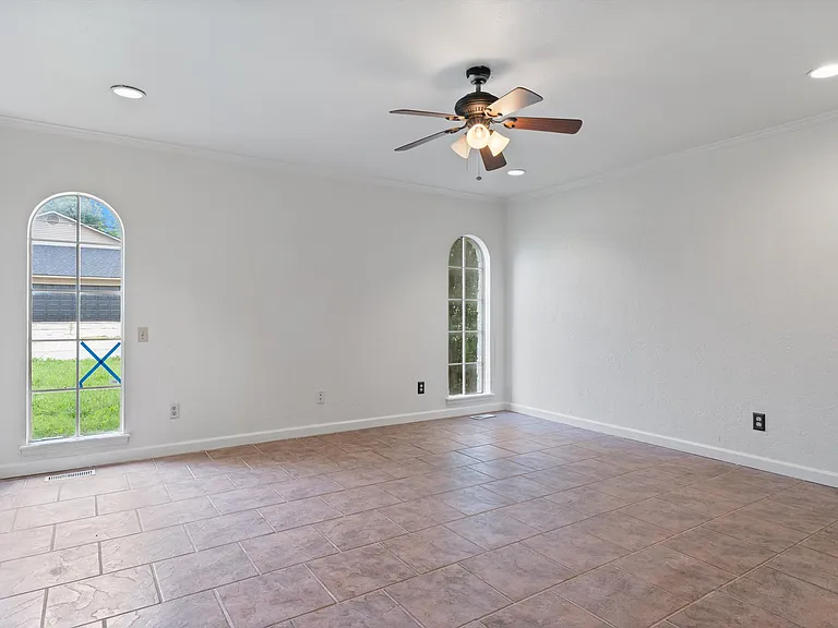 8105 NW 114th St — Photo 14
