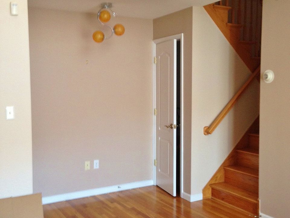 2nd image of 2511 Ocean Ave #406