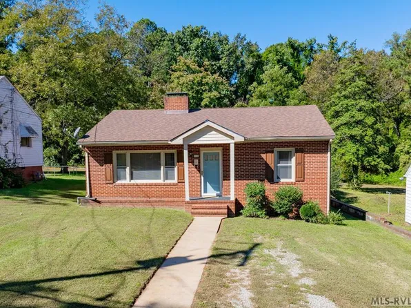 211 N Brunswick Ave, South Hill, VA 23970