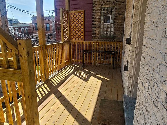 4th image of 2103 N Western Ave #2R