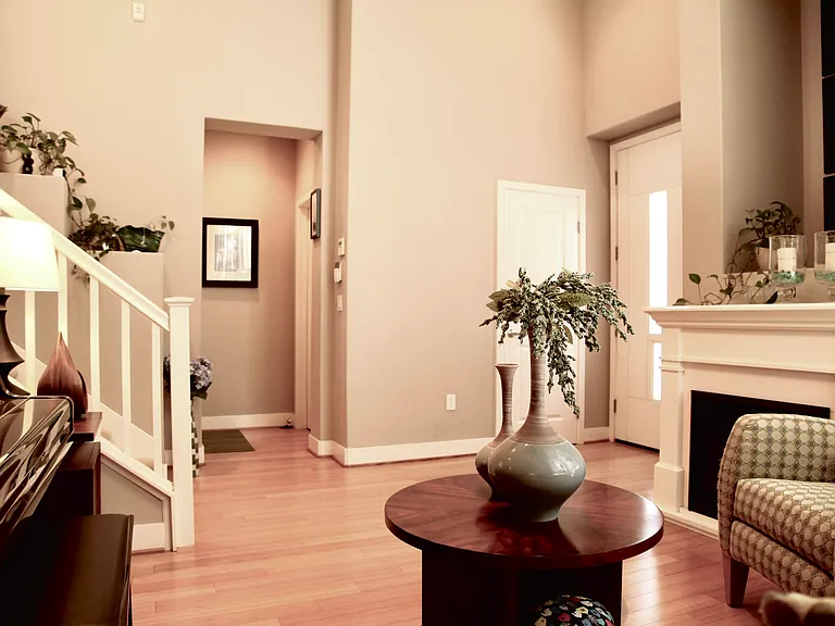 1007 Plover Ln — Photo 3