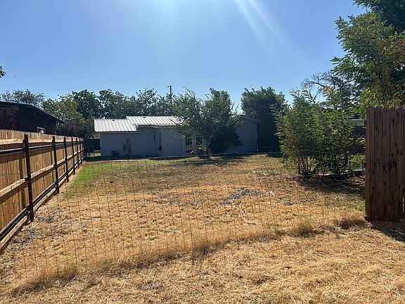 3rd image of 1506 Runnels St #12
