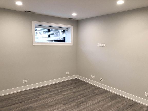4th image of 3350 N Kenmore Ave #3R