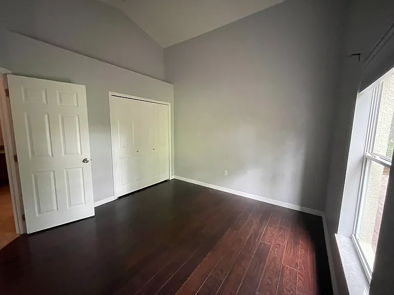 13826 Mirror Lake Dr — Photo 14